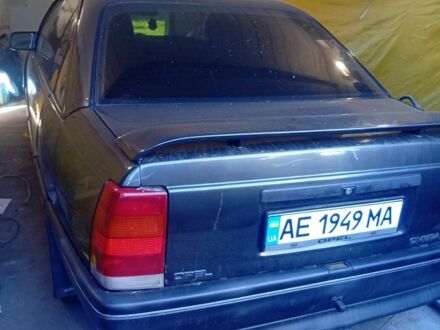 Черный Опель Омега, объемом двигателя 0 л и пробегом 351 тыс. км за 800 $, фото 1 на Automoto.ua