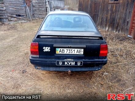 Опель Омега 1989 в Житомире на Automoto.ua Черный Опель Омега, объемом двигателя 2 л и пробегом 250 тыс. км за 400 $, фото 1 на Automoto.ua