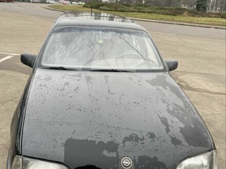 Черный Опель Омега, объемом двигателя 2 л и пробегом 3 тыс. км за 1700 $, фото 1 на Automoto.ua