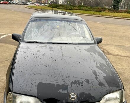 Черный Опель Омега, объемом двигателя 2 л и пробегом 265 тыс. км за 1700 $, фото 1 на Automoto.ua