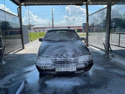 Чорний Опель Омега, об'ємом двигуна 2 л та пробігом 332 тис. км за 800 $, фото 1 на Automoto.ua