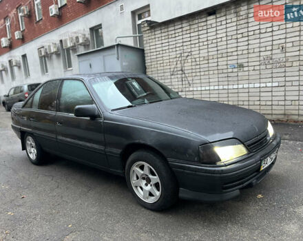 Чорний Опель Омега, об'ємом двигуна 2 л та пробігом 300 тис. км за 831 $, фото 1 на Automoto.ua