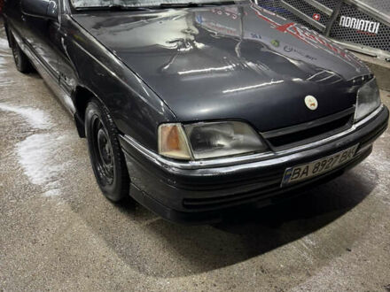 Черный Опель Омега, объемом двигателя 2 л и пробегом 222 тыс. км за 999 $, фото 1 на Automoto.ua