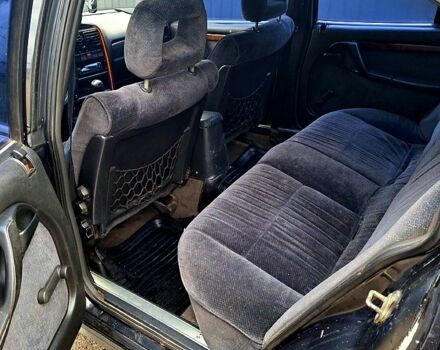 Черный Опель Омега, объемом двигателя 2 л и пробегом 300 тыс. км за 1400 $, фото 1 на Automoto.ua