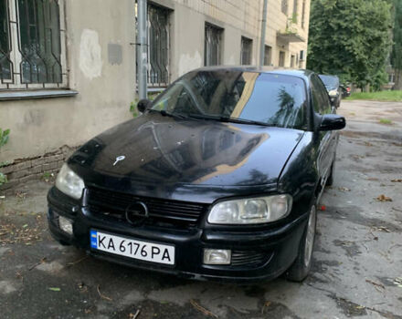 Черный Опель Омега, объемом двигателя 2.5 л и пробегом 270 тыс. км за 700 $, фото 1 на Automoto.ua