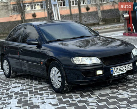 Черный Опель Омега, объемом двигателя 2 л и пробегом 300 тыс. км за 1750 $, фото 1 на Automoto.ua