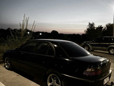 Чорний Опель Омега, об'ємом двигуна 2 л та пробігом 400 тис. км за 2600 $, фото 1 на Automoto.ua