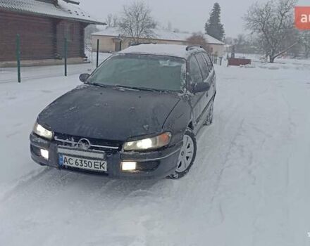 Черный Опель Омега, объемом двигателя 2 л и пробегом 282 тыс. км за 2000 $, фото 1 на Automoto.ua