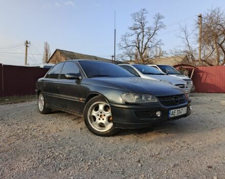 Черный Опель Омега, объемом двигателя 2 л и пробегом 385 тыс. км за 2199 $, фото 1 на Automoto.ua