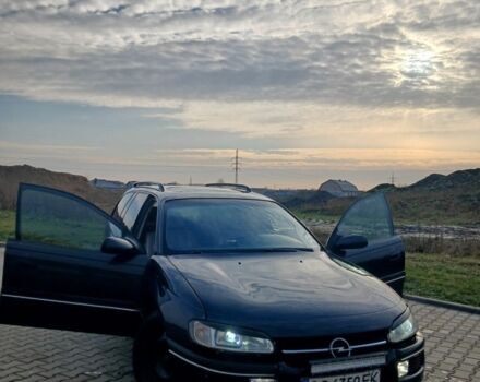 Черный Опель Омега, объемом двигателя 2 л и пробегом 284 тыс. км за 1600 $, фото 1 на Automoto.ua