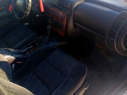 Черный Опель Омега, объемом двигателя 2 л и пробегом 99 тыс. км за 1500 $, фото 1 на Automoto.ua