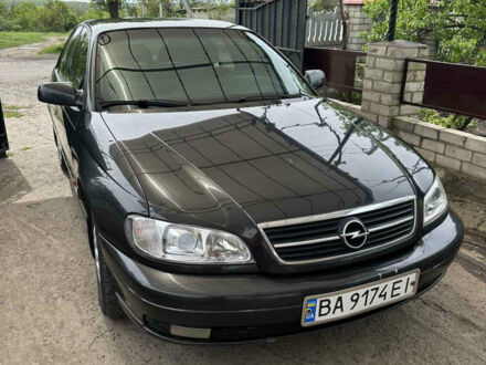Чорний Опель Омега, об'ємом двигуна 2.2 л та пробігом 300 тис. км за 3000 $, фото 1 на Automoto.ua