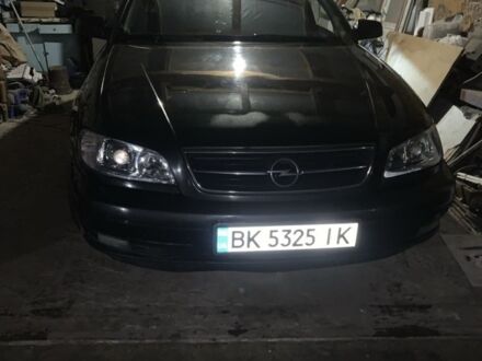 Черный Опель Омега, объемом двигателя 2.2 л и пробегом 382 тыс. км за 3700 $, фото 1 на Automoto.ua
