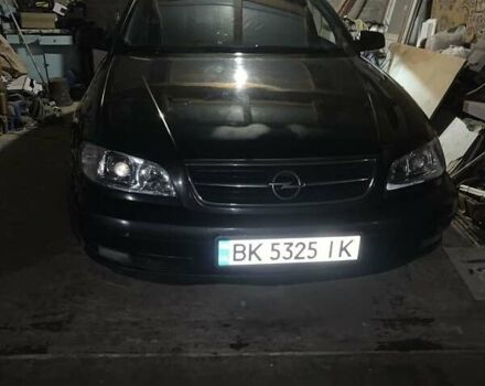 Черный Опель Омега, объемом двигателя 2.2 л и пробегом 382 тыс. км за 3100 $, фото 1 на Automoto.ua