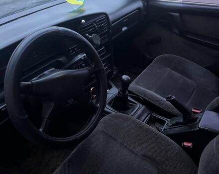 Фиолетовый Опель Омега, объемом двигателя 2 л и пробегом 300 тыс. км за 2200 $, фото 7 на Automoto.ua