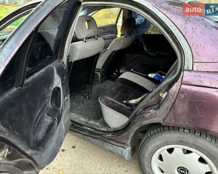 Фиолетовый Опель Омега, объемом двигателя 2 л и пробегом 205 тыс. км за 2700 $, фото 5 на Automoto.ua