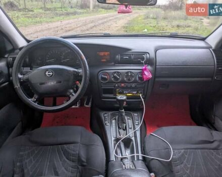 Фіолетовий Опель Омега, об'ємом двигуна 2 л та пробігом 350 тис. км за 2600 $, фото 6 на Automoto.ua