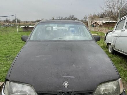 Фіолетовий Опель Омега, об'ємом двигуна 2 л та пробігом 250 тис. км за 2000 $, фото 1 на Automoto.ua