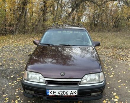 Фиолетовый Опель Омега, объемом двигателя 2 л и пробегом 3 тыс. км за 1000 $, фото 1 на Automoto.ua