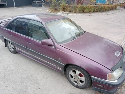 Фиолетовый Опель Омега, объемом двигателя 2.6 л и пробегом 450 тыс. км за 834 $, фото 1 на Automoto.ua