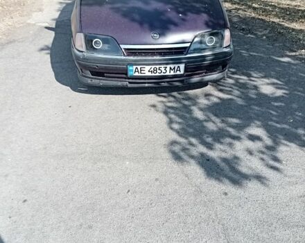 Фиолетовый Опель Омега, объемом двигателя 2 л и пробегом 400 тыс. км за 1750 $, фото 1 на Automoto.ua