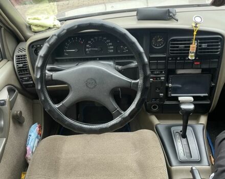 Коричневый Опель Омега, объемом двигателя 2 л и пробегом 270 тыс. км за 850 $, фото 5 на Automoto.ua