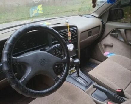 Коричневый Опель Омега, объемом двигателя 2 л и пробегом 270 тыс. км за 850 $, фото 7 на Automoto.ua