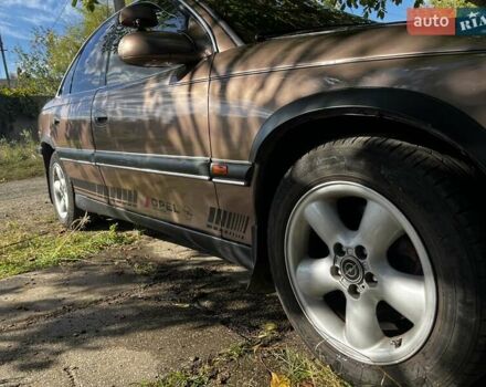 Коричневый Опель Омега, объемом двигателя 2 л и пробегом 351 тыс. км за 3000 $, фото 2 на Automoto.ua