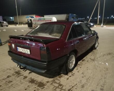 Красный Опель Омега, объемом двигателя 2 л и пробегом 300 тыс. км за 750 $, фото 3 на Automoto.ua