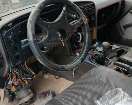 Красный Опель Омега, объемом двигателя 2 л и пробегом 300 тыс. км за 406 $, фото 5 на Automoto.ua