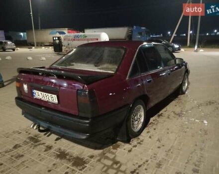 Червоний Опель Омега, об'ємом двигуна 2 л та пробігом 300 тис. км за 750 $, фото 2 на Automoto.ua