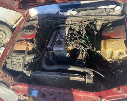 Красный Опель Омега, объемом двигателя 2.3 л и пробегом 300 тыс. км за 350 $, фото 4 на Automoto.ua