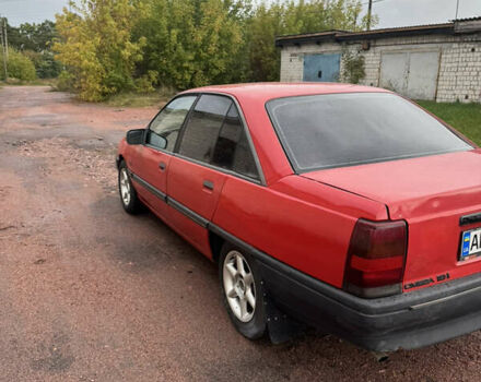 Красный Опель Омега, объемом двигателя 1.8 л и пробегом 300 тыс. км за 1500 $, фото 4 на Automoto.ua