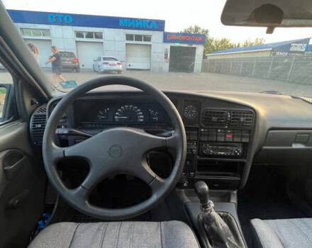 Червоний Опель Омега, об'ємом двигуна 1.8 л та пробігом 250 тис. км за 1699 $, фото 10 на Automoto.ua