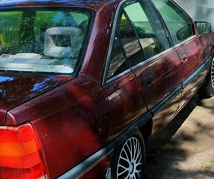 Красный Опель Омега, объемом двигателя 2 л и пробегом 0 тыс. км за 800 $, фото 4 на Automoto.ua