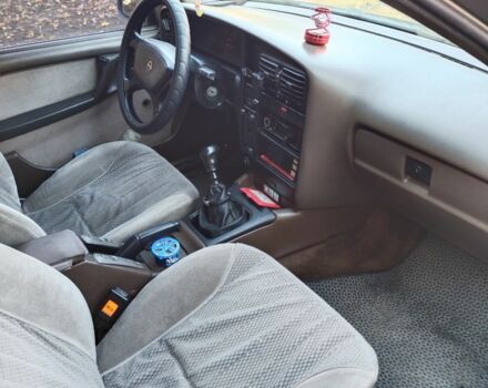 Красный Опель Омега, объемом двигателя 2 л и пробегом 400 тыс. км за 1691 $, фото 4 на Automoto.ua