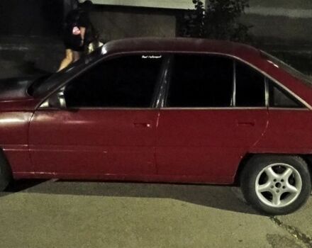 Красный Опель Омега, объемом двигателя 2 л и пробегом 300 тыс. км за 900 $, фото 1 на Automoto.ua