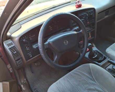 Красный Опель Омега, объемом двигателя 2 л и пробегом 400 тыс. км за 1691 $, фото 6 на Automoto.ua