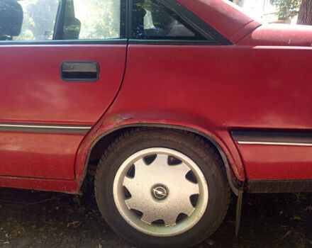 Красный Опель Омега, объемом двигателя 2 л и пробегом 45 тыс. км за 850 $, фото 2 на Automoto.ua