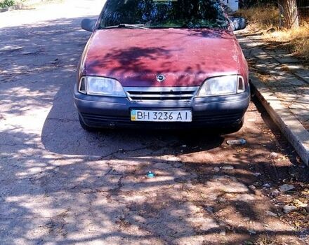 Красный Опель Омега, объемом двигателя 20 л и пробегом 0 тыс. км за 1350 $, фото 6 на Automoto.ua