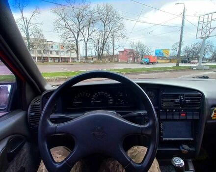 Красный Опель Омега, объемом двигателя 2 л и пробегом 309 тыс. км за 950 $, фото 9 на Automoto.ua