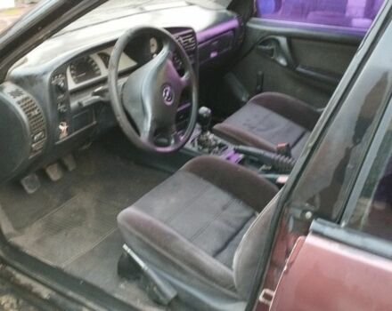 Красный Опель Омега, объемом двигателя 6 л и пробегом 5 тыс. км за 346 $, фото 6 на Automoto.ua