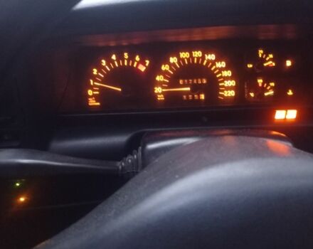 Красный Опель Омега, объемом двигателя 2 л и пробегом 173 тыс. км за 1100 $, фото 5 на Automoto.ua