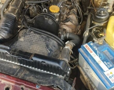 Красный Опель Омега, объемом двигателя 2 л и пробегом 350 тыс. км за 999 $, фото 4 на Automoto.ua