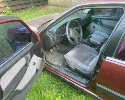 Красный Опель Омега, объемом двигателя 2 л и пробегом 300 тыс. км за 1200 $, фото 2 на Automoto.ua