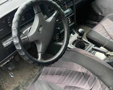 Красный Опель Омега, объемом двигателя 2 л и пробегом 386 тыс. км за 1150 $, фото 2 на Automoto.ua