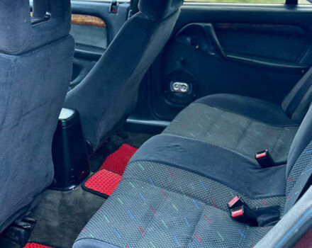 Красный Опель Омега, объемом двигателя 2 л и пробегом 350 тыс. км за 1099 $, фото 7 на Automoto.ua