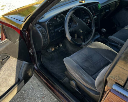 Красный Опель Омега, объемом двигателя 2.6 л и пробегом 200 тыс. км за 2300 $, фото 6 на Automoto.ua