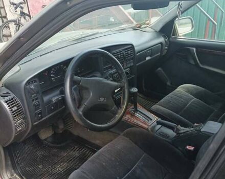 Красный Опель Омега, объемом двигателя 1.98 л и пробегом 270 тыс. км за 1300 $, фото 4 на Automoto.ua