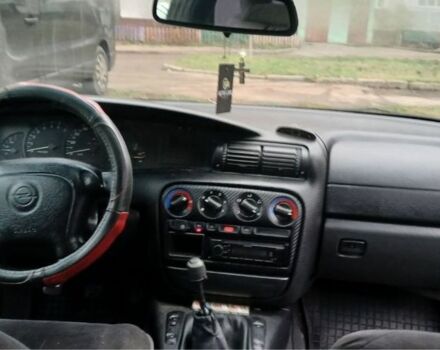 Червоний Опель Омега, об'ємом двигуна 2 л та пробігом 391 тис. км за 1832 $, фото 6 на Automoto.ua